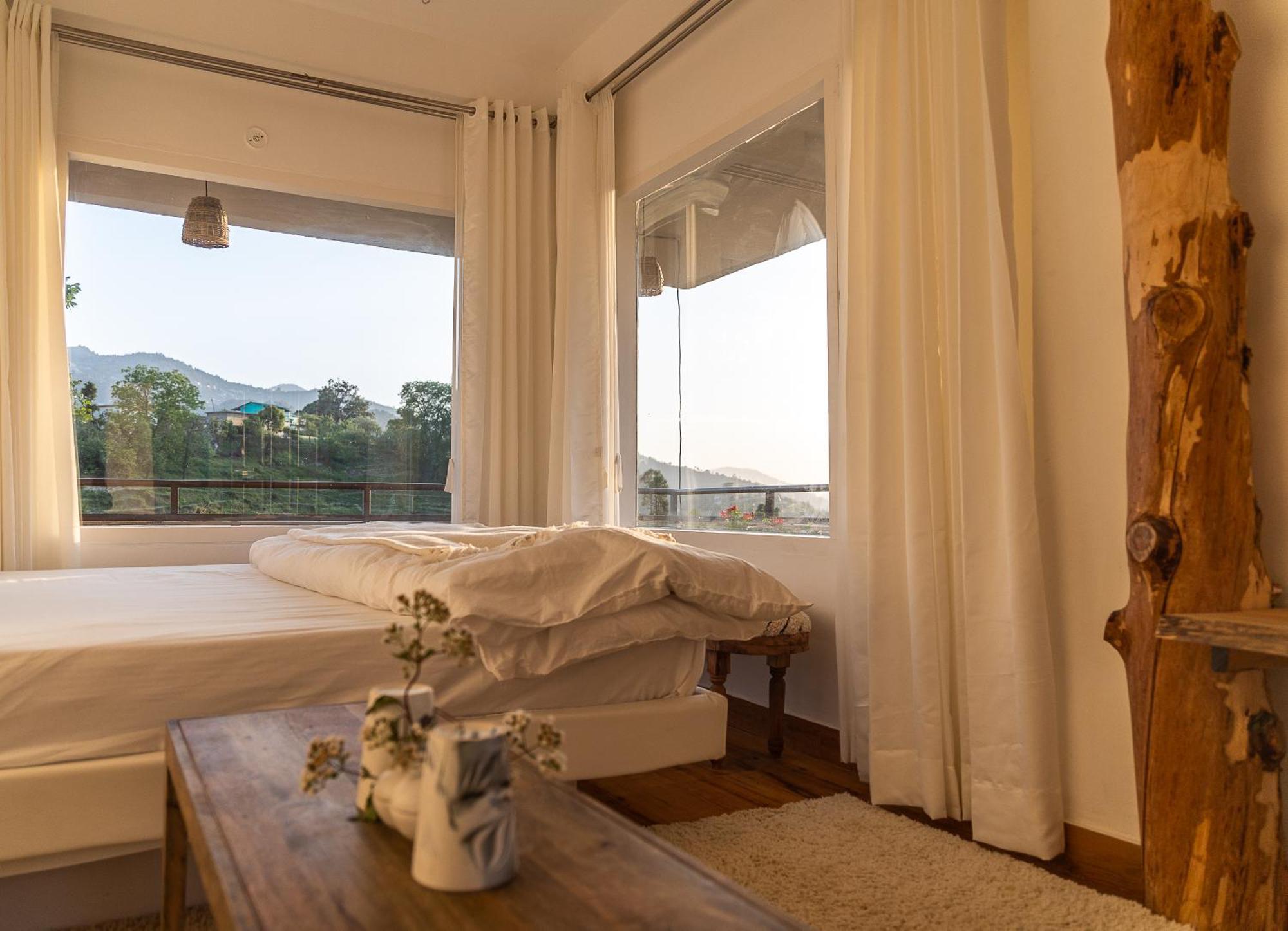 Exstasy Stays - Bathtub Rooms & Cafe - Your Romantic & Cozy Getaway - Thhpsociety - Mukteshwar Exterior photo