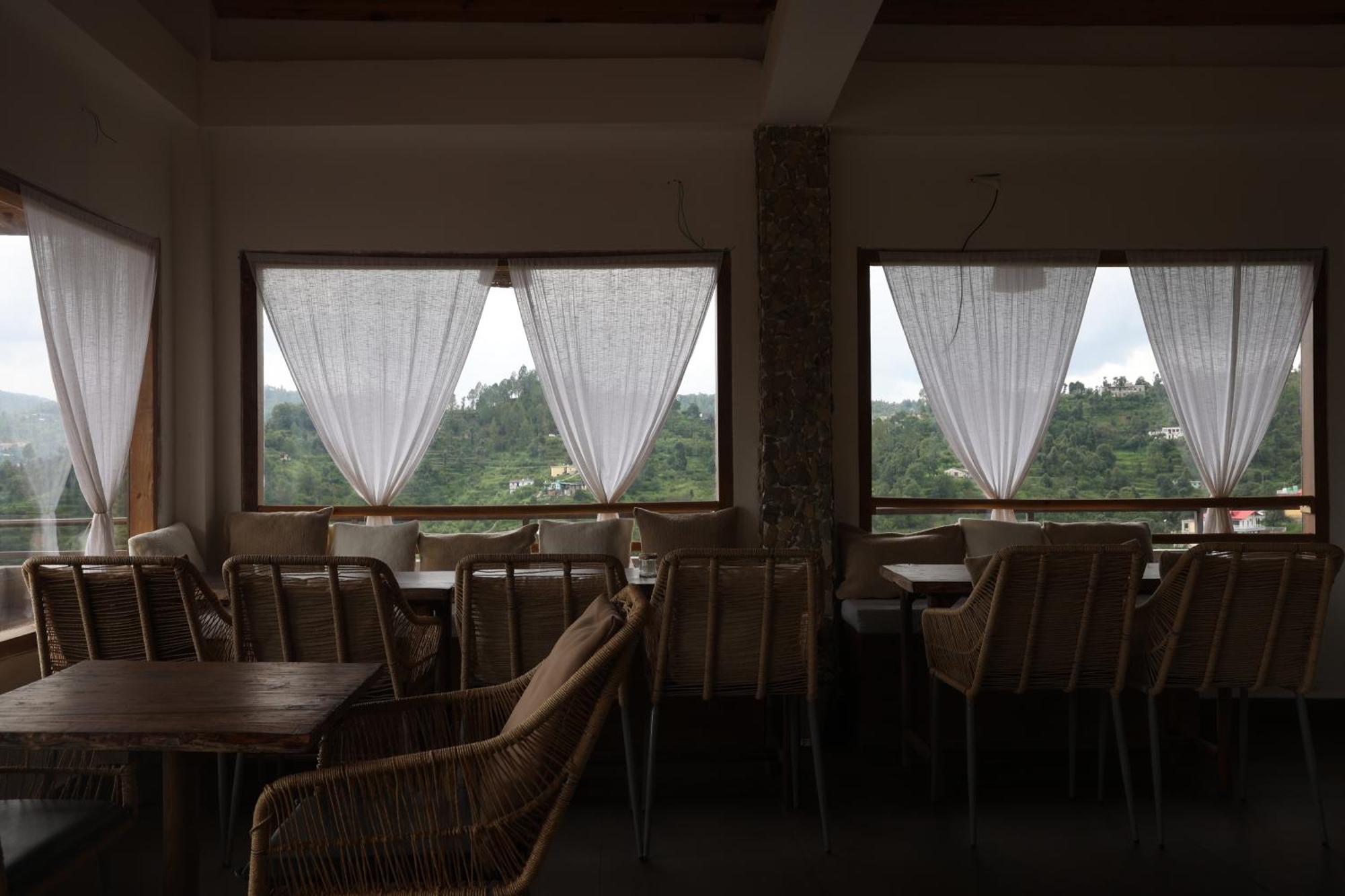 Exstasy Stays - Bathtub Rooms & Cafe - Your Romantic & Cozy Getaway - Thhpsociety - Mukteshwar Exterior photo