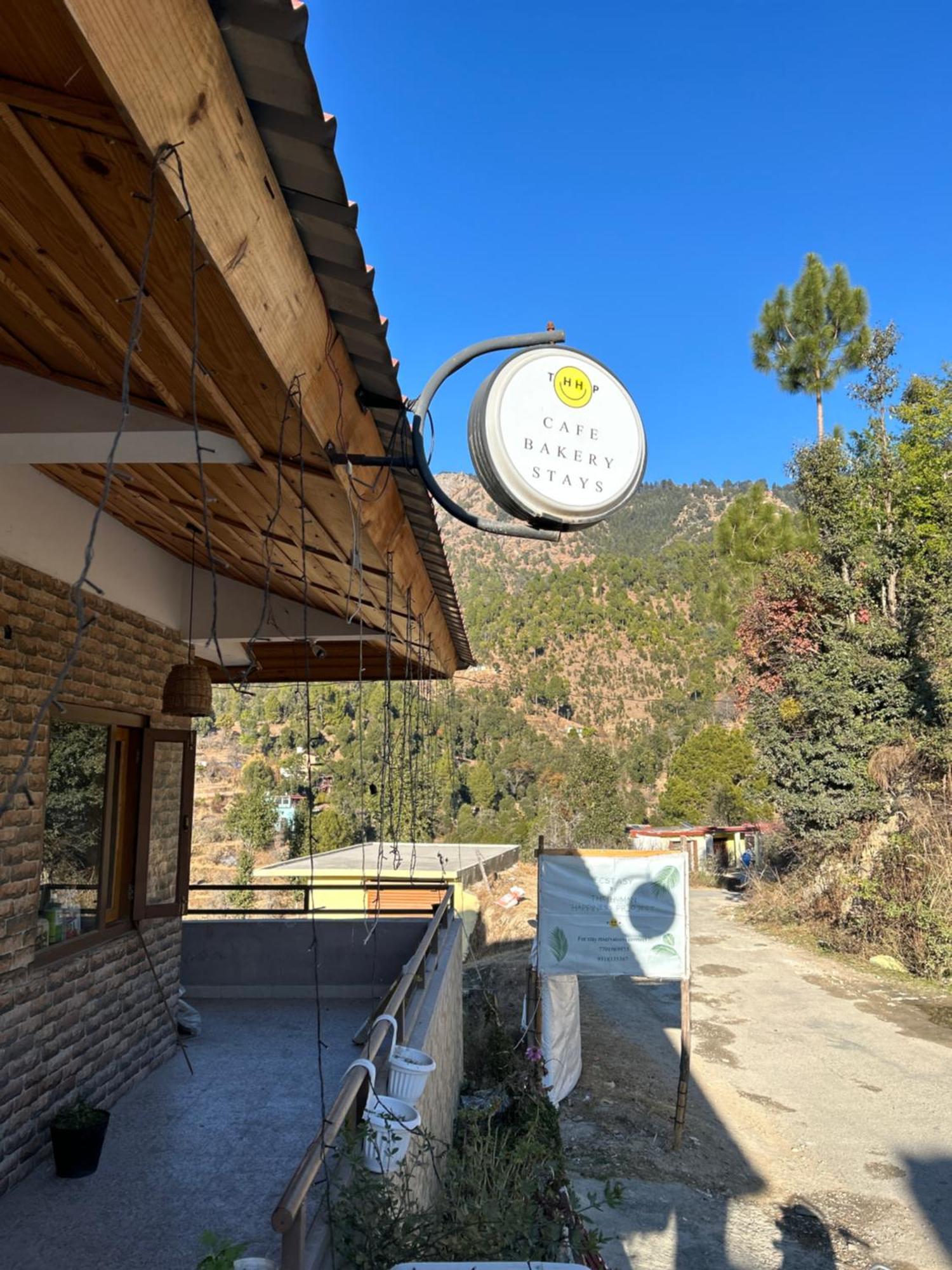 Exstasy Stays - Bathtub Rooms & Cafe - Your Romantic & Cozy Getaway - Thhpsociety - Mukteshwar Exterior photo
