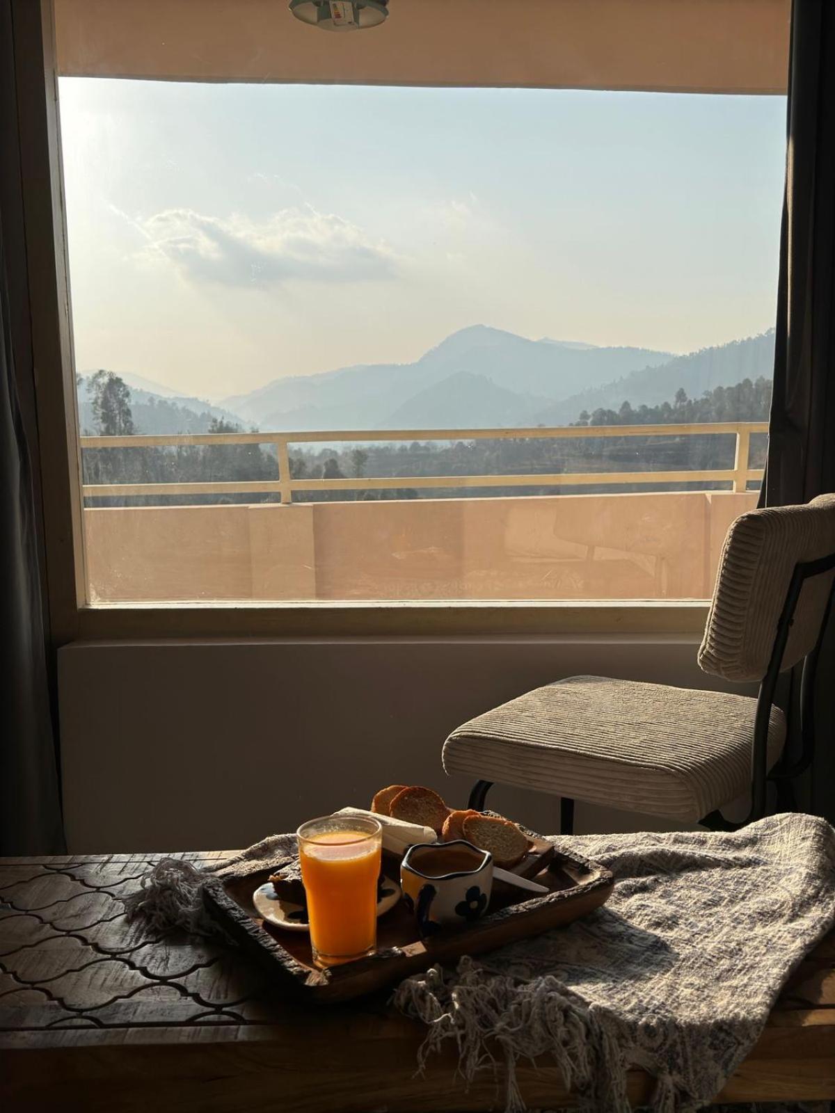 Exstasy Stays - Bathtub Rooms & Cafe - Your Romantic & Cozy Getaway - Thhpsociety - Mukteshwar Exterior photo
